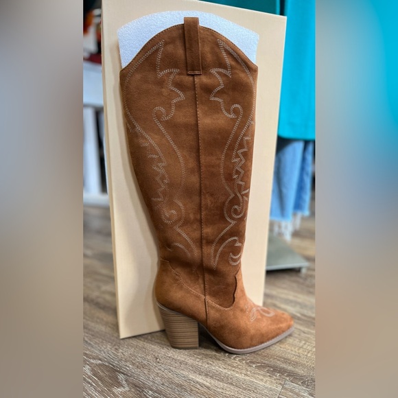 Cowboy Boots - Picture 1 of 1